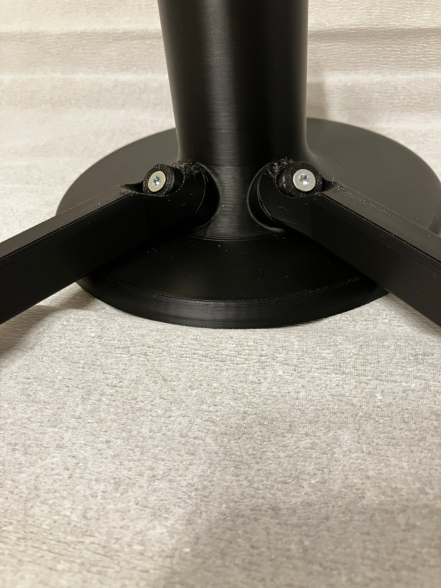 SoloMeter: Der standfeste Zollstockhalter und die Messhilfe zum alleine Messen