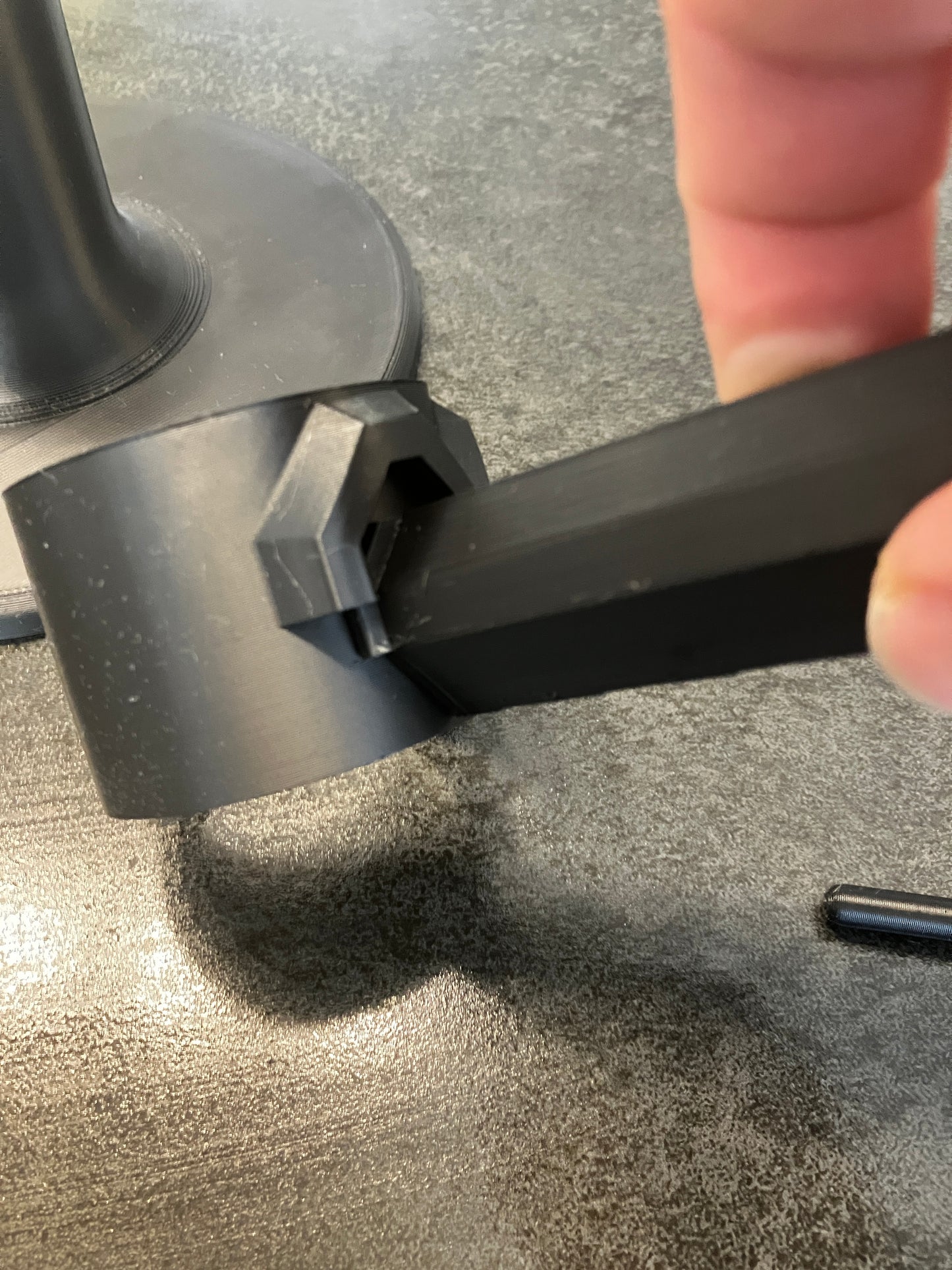 Zollstockhalter mit ausfahrbaren Füßen – stabil, modular & präzise