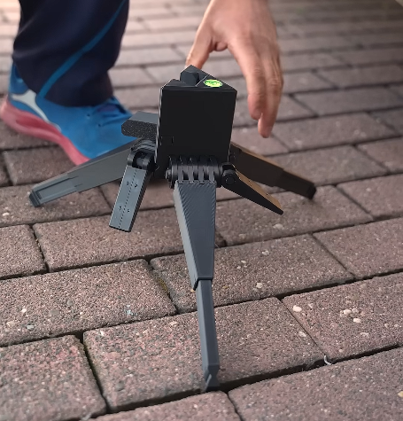 SoloMeter 2.0 Zollstockhalter mit Libelle & 3-Fuß-System