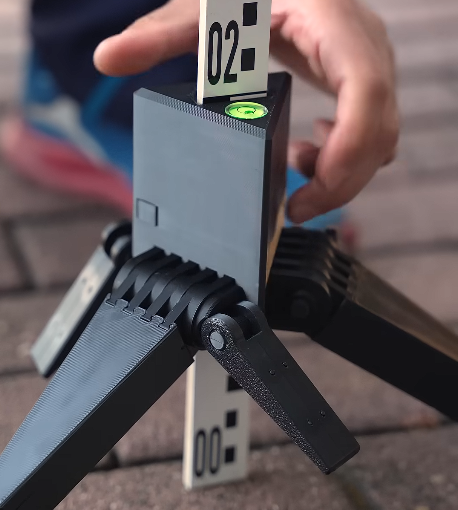 SoloMeter 2.0 Zollstockhalter mit Libelle & 3-Fuß-System
